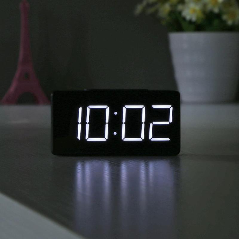 Simple electronic clock