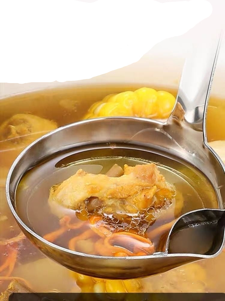 Soup with visible oil separation and a ladle, with text about oil/soup separation.