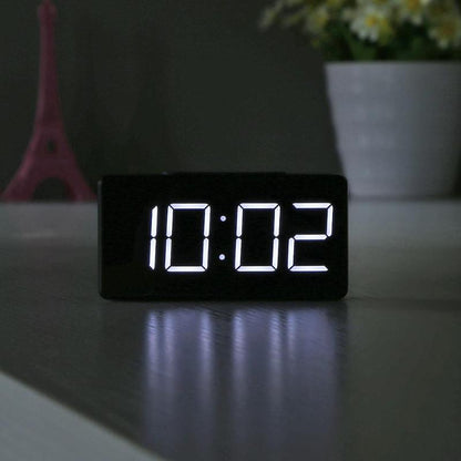 Simple electronic clock