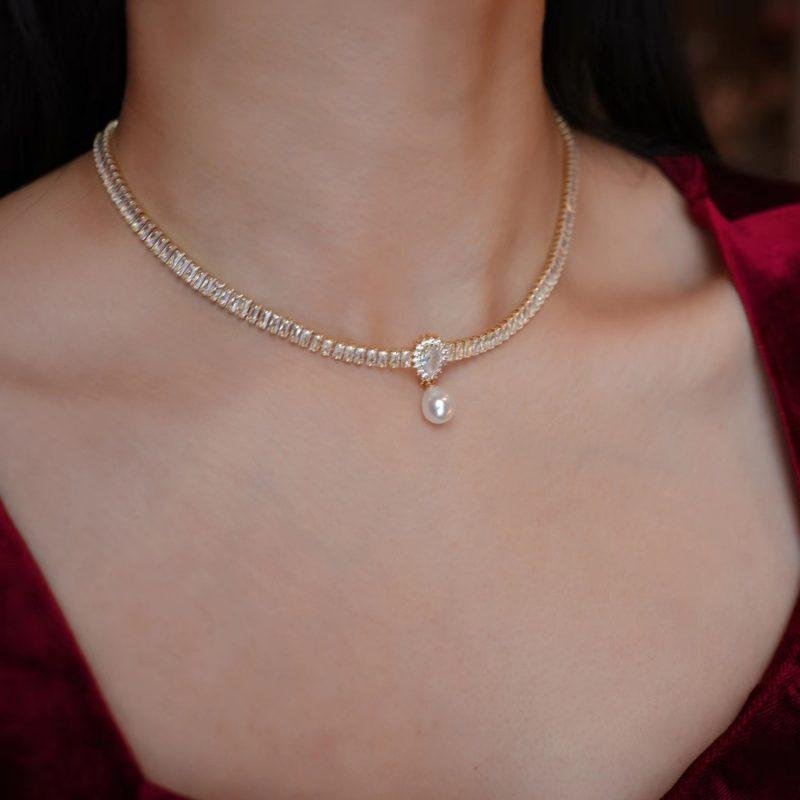 Sparkling Small Pearl Diamond Necklace - Image 3