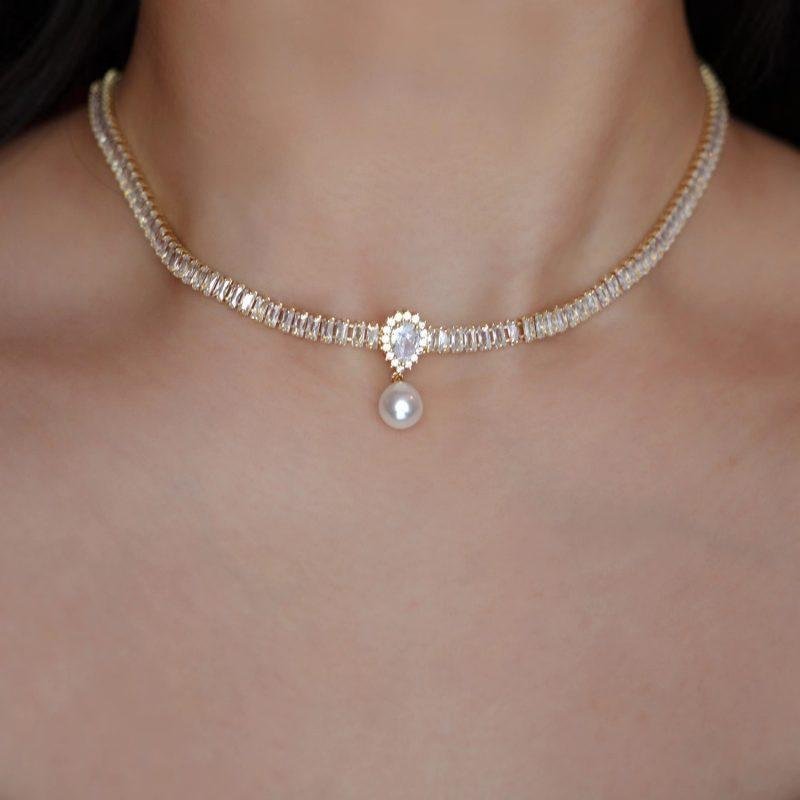 Sparkling Small Pearl Diamond Necklace